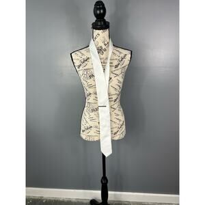 Van Heusen White long tie with tie clip